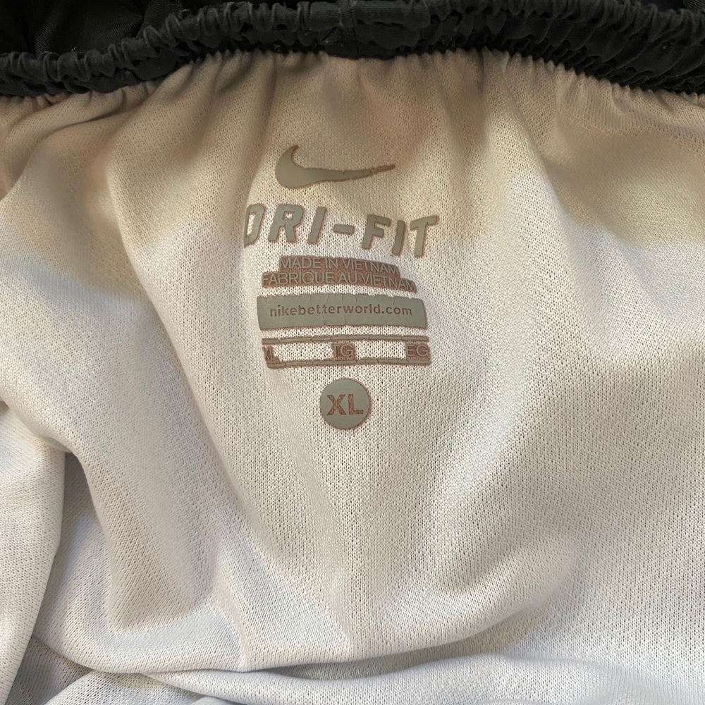 Nike Running Shorts - Picture 4 of 5